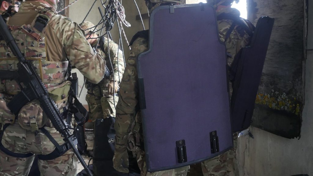 Operators equipped with United Shield – MRATS Combat Ballistic Shield